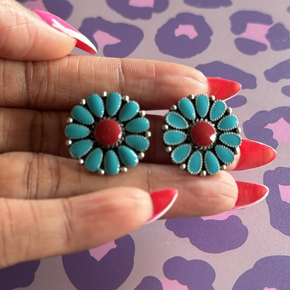 Floral Earrings - Picture 4 of 4